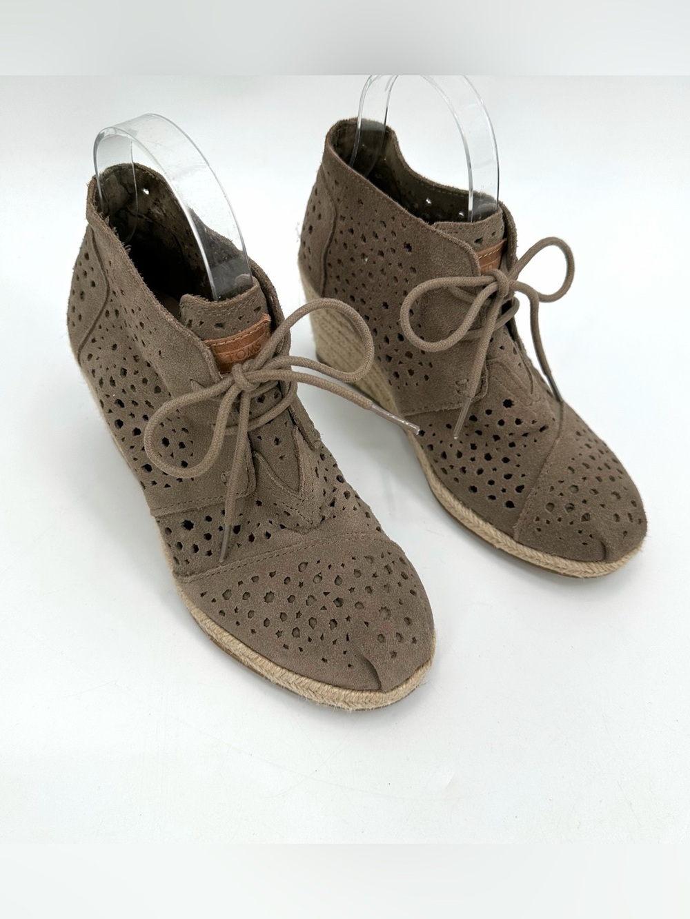 TOMS Boots Women’s 7 Brown Faux Suede Wedge Lace Up Round Toe Ankle Bootie Taupe